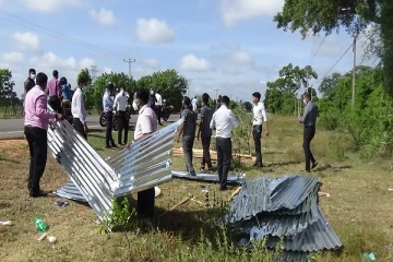 அனுமதியற்ற வியாபார நிலையங்கள் அகற்றபட்டது