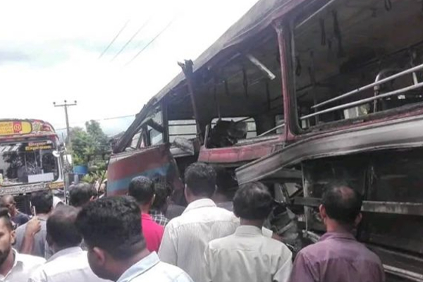 இன்று இடம்பெற்ற கோரவிபத்து; 37 பேரின் நிலை! | Accident That Happened Today