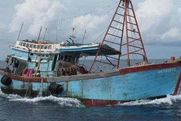 மட்டு. கடலில் படகு விபத்து! மீனவர் மாயம்
