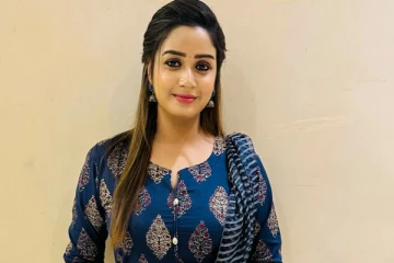 சண்டக்கோழி சீரியல் நடிகையா இப்படி.. கிளாமர் போட்டோவால் ரசிகர்கள் ஷாக்