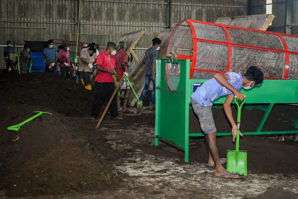 அநுராதபுரத்திற்கு திடீர் விஜயம் மேற்கொண்ட ஜனாதிபதி கோட்டாபய! | Gotabhaya Pays Surprise Visit To Anuradhapura