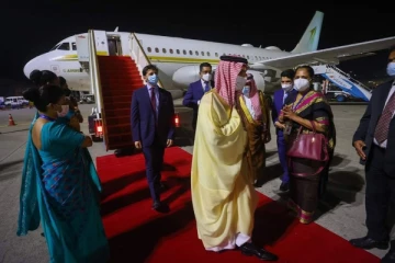 திடீரென நள்ளிரவில் நாட்டை வந்தடைந்த சவுதி வெளிவிவகார அமைச்சர்