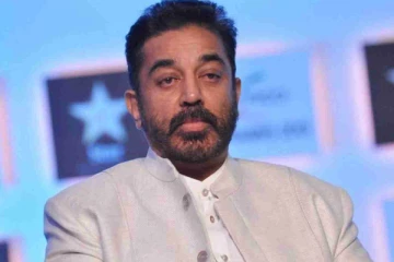 உலகநாயகன் கமல் ஹாசன் தனது அம்மாவுடன் எடுத்துக்கொண்ட புகைப்படம்.. அப்போது எப்படி இருக்கிறார் பாருங்க