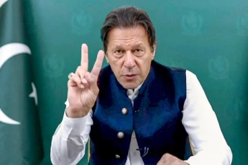 பாகிஸ்தான் நாடாளுமன்றத்தில் இரவு 8 மணிக்கு மேல் வாக்கெடுப்பு