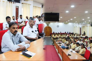 யாழில் ஜனாதிபதி தேர்தல் தொடர்பாக கிராம அலுவலர்களுக்கான முன்னாயத்த செயலமர்வு