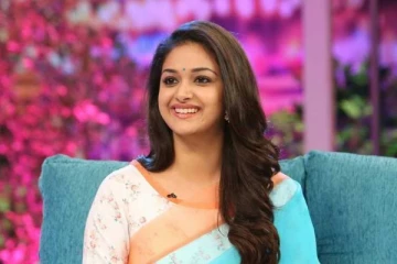 Hug Day நடிகை கீர்த்தி சுரேஷ் யாரை கட்டிப்பிடித்து புகைப்படம் வெளியிட்டுள்ளார் பாருங்க