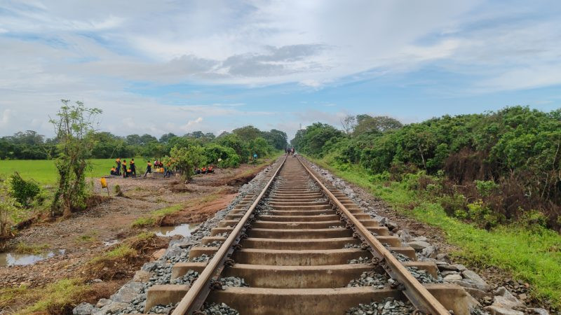 யாழ் - கொழும்பு தொடருந்து சேவையில் தொடரும் சிக்கல் 5 Gallery