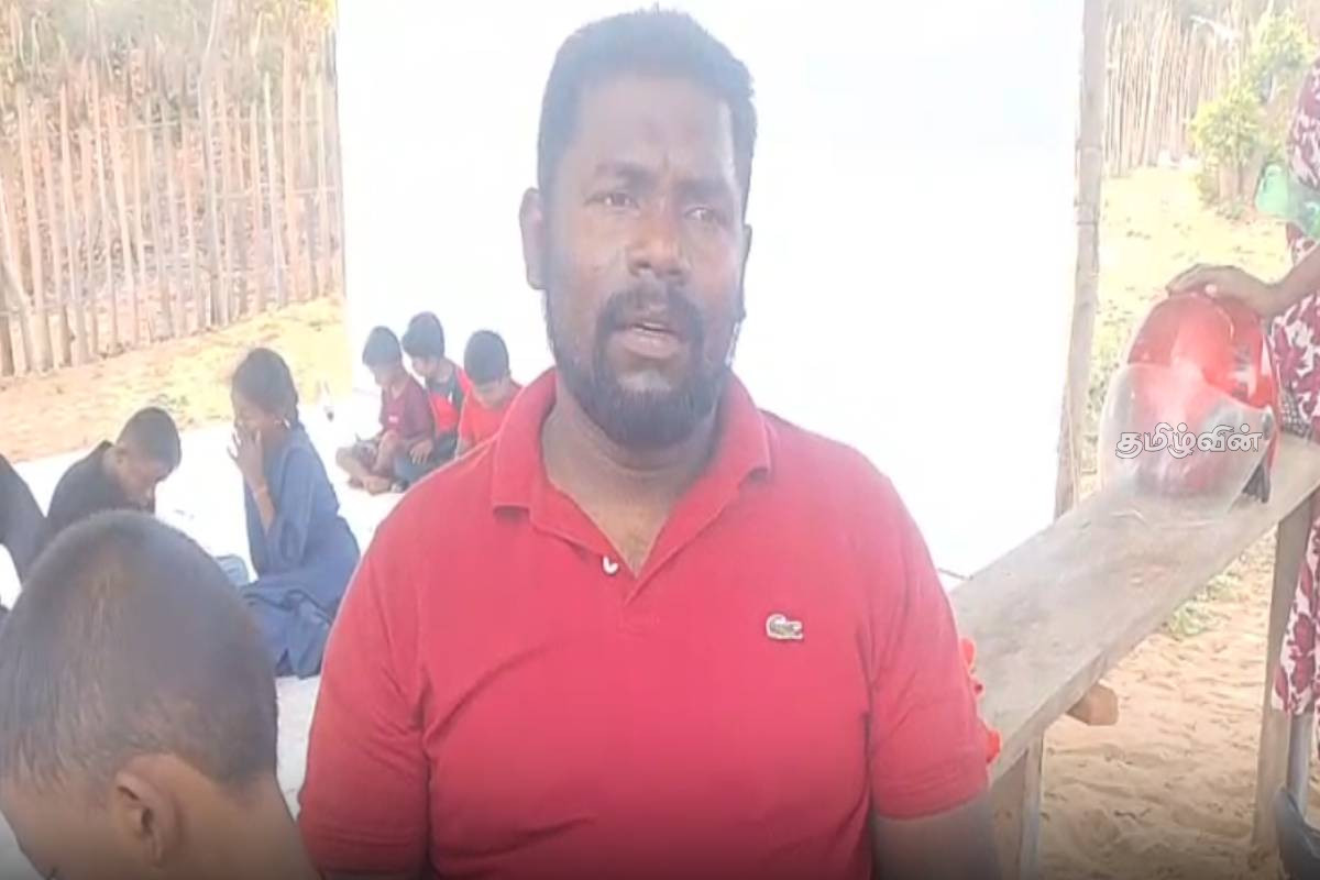 கிளிநொச்சியில் 5 கோரிக்கைகளை முன்வைத்து தனிநபர் உண்ணாவிரதப் போராட்டம் - அதிகாரிகள் கொடுத்த வாக்குறுதி | Protest In Kilinochchi603596 Presenting 5 Demands