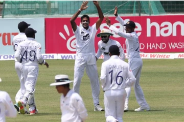 டெஸ்டில் புதிய சாதனை... வங்க தேசத்தை மிரட்டிய இலங்கை வீரர்!