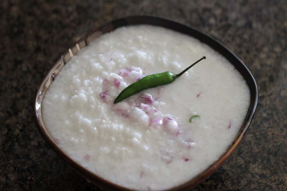 கோடை காலத்தில் இந்த உணவுகளை கட்டாயம் எடுத்துக்காதீங்க... வெப்பம் மேலும் அதிகரிக்குமாம் | Foods You Should Avoid And Eat During Summer