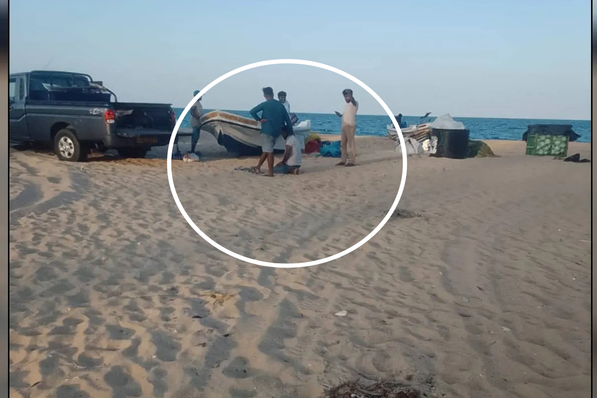 மட்டக்களப்பில் ஈவிரக்கமற்ற செயல்; முழங்காலில் இருக்க வைத்து சித்திரவதை | Torture In Batticaloa Forced To Kneel Navy