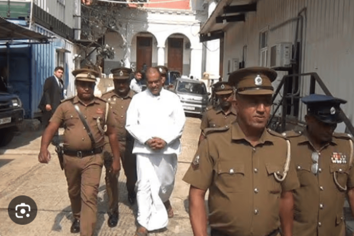 ஞானசார தேரருக்காக குரல் கொடுக்கும் சஜித் பிரேமதாச | Sajith Slams For Gnasara Thero White Kit
