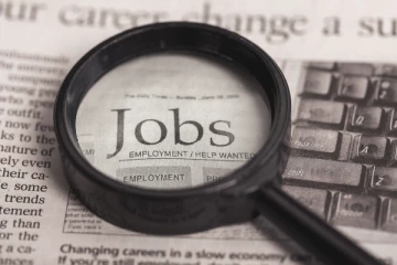 பிரித்தானியாவில் 2025ஆம் ஆண்டில் 200,000 பேர் வேலையிழக்கும் அபாயம்