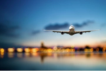 இந்தியா செல்ல பயணக் கட்டுப்பாடுகளை தளர்த்தியது அமெரிக்கா