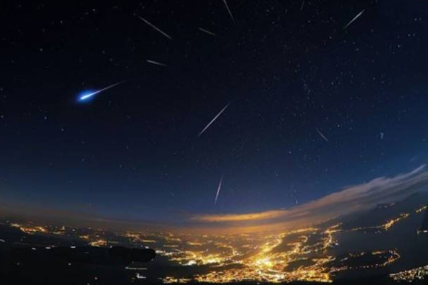 இலங்கை வானில் அதிகாலையில் நிகழும் அதிசயம்! மக்கள் காணலாம் | Meteor Shower Seen In Early Morning In Sri Lanka