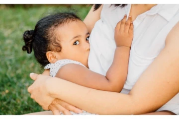 ඔබ ඔබේ දරුවාට මව් කිරි ලබා දීමේදි දරුවාට හා ඔබට ලැබෙන ප්‍රතිලාභ ගැන ඔබ දන්නවාද....