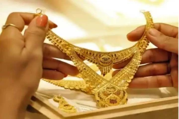 இன்று தங்கம் விலை மளமளவென குறைவு! அட்சய திருதியில் மகிழ்ச்சியில் மக்கள்