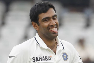 நான் வேலைய விட்டு போகட்டுமா ? - அஸ்வின் கலாய் பதிவு