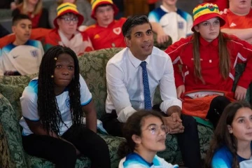 நானும் இனவெறியை அனுபவித்துள்ளேன்: ராயல் சர்ச்சை தொடர்பில் பிரதமர் ரிஷி சுனக் தகவல்