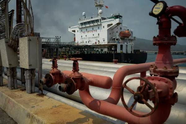 கடனில் இருந்து விடுபட இதுவொரு வாய்ப்பு... அமெரிக்க எண்ணெய் நிறுவனங்களுக்கு அழைப்பு | Oil Majors Invest Big In Venezuela