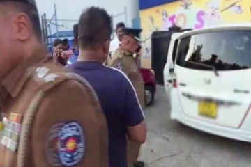 பொலிஸாரால் பட்டப்பகலில் சுட்டு பிடிக்கப்பட்ட கார் ; சோதனையில் காத்திருந்த அதிர்ச்சி