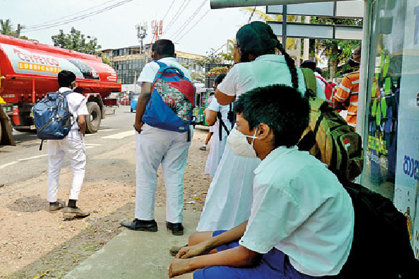 மாணவர்களை இலக்கு வைத்து கஞ்சா கலந்த பானங்கள் விற்பனை! | Selling Cannabis Mixed Drinks Targeting Students மாணவர்களை இலக்கு வைத்து கஞ்சா கலந்த பானங்கள் விற்பனை! | Selling Cannabis Mixed Drinks Targeting Students
