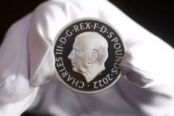 பிரித்தானியாவில் மன்னர் சார்லஸின் உருவம் பொறிக்கப்பட்ட புதிய நாணயம் வெளியீடு
