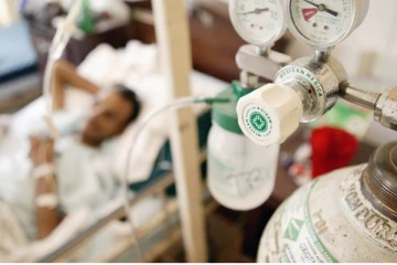 நாட்டில் அவசர சிகிச்சைப் பிரிவில் நூற்றுக்கும் மேற்பட்டோர்! வைத்தியர் வெளியிட்ட தகவல்