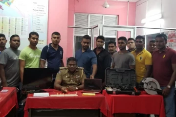 யாழில் திருடர்கள் மூவர் உட்பட ஐவர் கைது! - 8 பவுண் தங்க நகைகள் மீட்பு