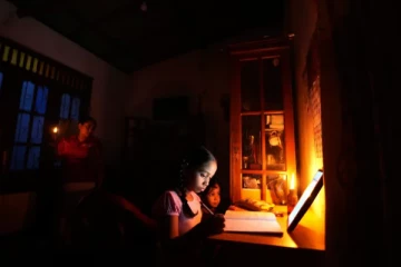 பத்து இலட்சம் மின் இணைப்புகள் துண்டிப்பு!