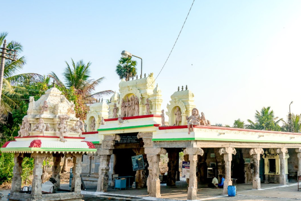 மனிதர்களை அழிக்க வந்த மண் மழை.. கடுந்தவம் செய்து காப்பாற்றிய அம்பாள் | Tiruppur Govarthanambigai Temple History