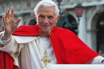 45 பேரை புனிதர் நிலைக்கு உயர்வு! திருத்தந்தை 16ஆம் பெனடிக்டின் மகத்தான சேவைகள்