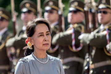 அமைதிக்கான நோபல் பரிசு பெற்ற ஆங் சான் சூகிக்கு மேலும் 5 ஆண்டு சிறை - நீதிமன்றம் அதிரடி தீர்ப்பு