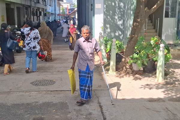 அரச வைத்திய அதிகாரிகள் வேலைநிறுத்தம்; அவதிப்படும் மட்டக்களப்பு மக்கள் | Government Medical Officers On Strike Hospital