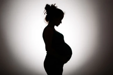 இலங்கையில் அதிகரிக்கும் சிறு வயது கர்ப்பம் - ஆய்வில் அதிர்ச்சி தகவல்கள்