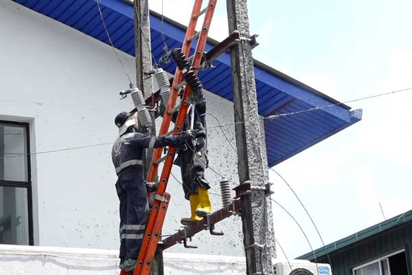 கொழும்பின் புறநகரில் மக்களுக்கு ஏற்பட்டுள்ள ஆபத்து | Homagama Industrial Zone Fire Contained