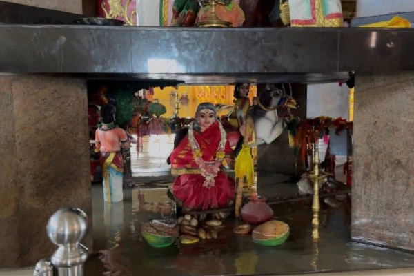 வற்றாப்பளை கண்ணகை அம்மன் ஆலயத்திலும் புகுந்த வெள்ளம் | Floods Mullaitivu Kannaki Amman Temple வற்றாப்பளை கண்ணகை அம்மன் ஆலயத்திலும் புகுந்த வெள்ளம் | Floods Mullaitivu Kannaki Amman Temple