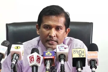 රට තුළ කොවිඩ් ආසාදිතව දරුවන් මිය යාමේ ප්රවණතාවය වැඩියි. - වෛද්ය ප්රසාද් කොළඹගේ ගෙන් දැඩි අනතුරු ඇඟවීමක් (VIDEO)
