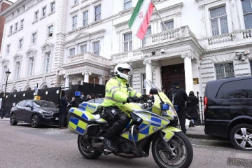 லண்டன் ஈரானிய தூதரகம் முன் வன்முறைப் போராட்டம்: ஏழு பேர் மீது வழக்கு பதிவு