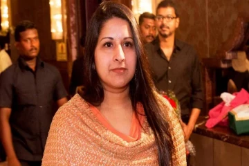 விஜய் மிரட்டுகிறார்: சங்கீதா பரபரப்பு குற்றச்சாட்டு