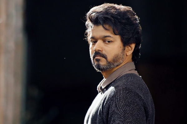 விஜய்யை திடீரென சந்தித்த அஜித் பட இயக்குனர் ! பீதியில் மீம்ஸ் போட்டு தள்ளும் ரசிகர்கள்.. | Ajith Hit Director Met Vijay