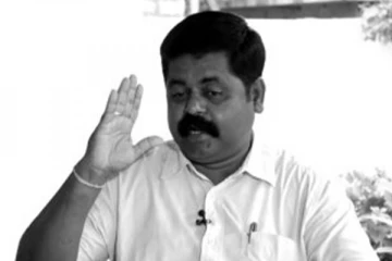 தேடிவந்த சுமோ.. தப்பி ஓட்டம்பிடித்த சிறி வாத்தி!!