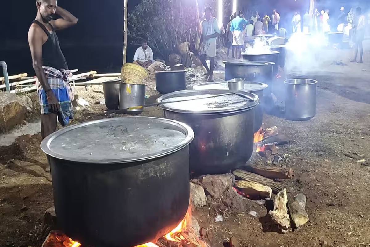 100 ஆடுகள் பலியிட்டு கறிக்குழம்பு ...ஆண்கள் மட்டுமே பங்கேற்ற கறி விருந்து திருவிழா! எங்கு தெரியுமா? | A Temple Festival Attended Only By Men S 100 ஆடுகள் பலியிட்டு கறிக்குழம்பு ...ஆண்கள் மட்டுமே பங்கேற்ற கறி விருந்து திருவிழா! எங்கு தெரியுமா? | A Temple Festival Attended Only By Men S