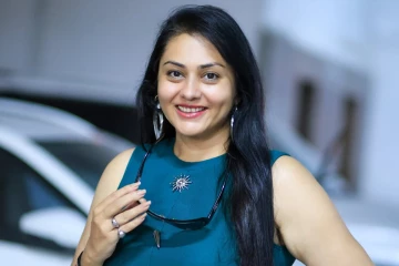 உடல் எடை குறைத்து ஆளே மாறிய நடிகை நமிதா..