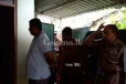කුඩා දරුවාගේ කෑගැසුම් ඇසී පැමිණි අසල්වාසීන්ට දකින්න ලැබුනු හද කම්පාකරවන සිදුවීම..