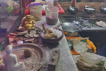 யாழில் தெருவோர வியாபாரிகள் மூவருக்கு எதிராக வழக்குத் தாக்கல்