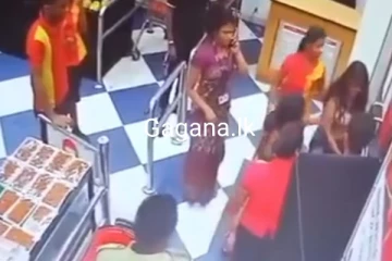 තරුණියට පහරදෙන වීඩියෝව සමාජ මාධ්යයට මුදා හැරි හේතුව හෙළිවෙයි..මීට පෙර තරුණිය කළ වැඩත් මාට්ටු වෙයි..