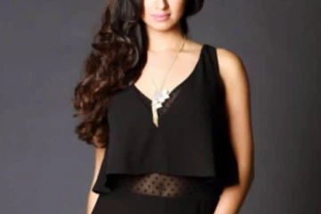 படப்பிடிப்பில் ஹீரோ அதை பிடித்து, வலிக்கிறது சொன்னேன் ஆனால்.. பிரபல நடிகை பரபரப்பு!