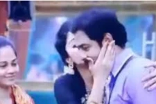 ஆரிக்கு முத்தம் கொடுத்த சனம் ஷெட்டி! காட்டுத் தீயாய் பரவும் unseen வீடியோ : ஷாக்கான ரசிகர்கள்