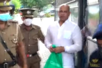 "..ඉවත්ව යාමට තරම් ලැජ්ජාවක් අගමැතිට නෑ.." අරගලකරුවන්ට සුභ පතමින් රන්ජන් රාමනායක කියූ දේ..(VIDEO)